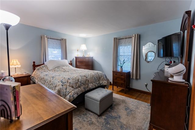 88 Colebourne Rd, Rochester, NY 14609