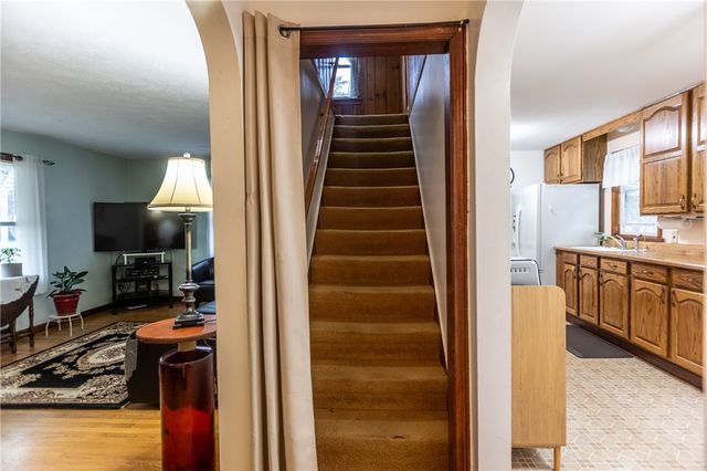 88 Colebourne Rd, Rochester, NY 14609