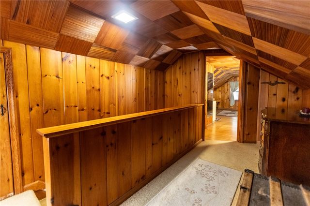 88 Colebourne Rd, Rochester, NY 14609