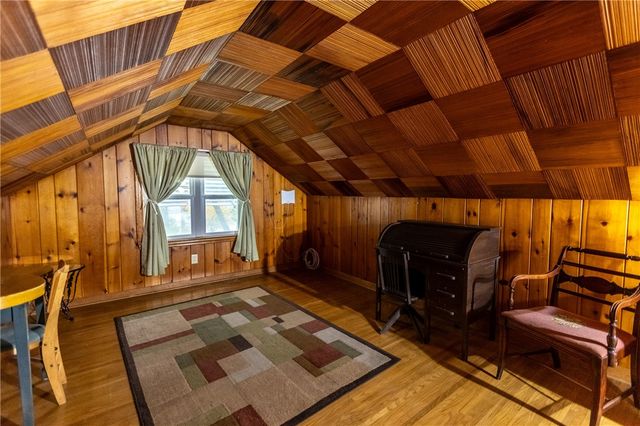 88 Colebourne Rd, Rochester, NY 14609