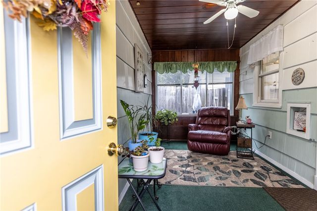 88 Colebourne Rd, Rochester, NY 14609