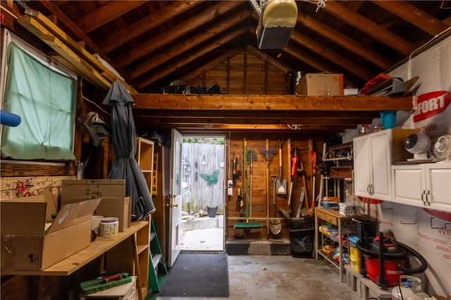 88 Colebourne Rd, Rochester, NY 14609