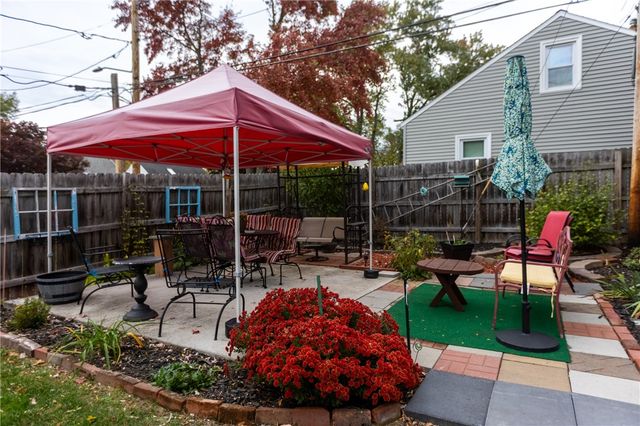 88 Colebourne Rd, Rochester, NY 14609