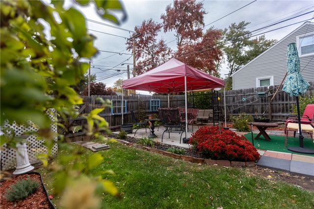 88 Colebourne Rd, Rochester, NY 14609