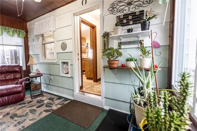 88 Colebourne Rd, Rochester, NY 14609