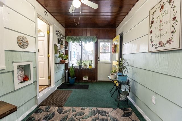 88 Colebourne Rd, Rochester, NY 14609