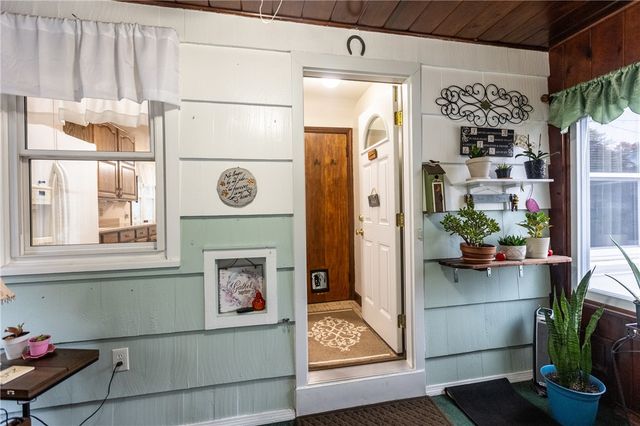 88 Colebourne Rd, Rochester, NY 14609