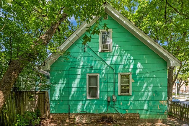4201 W Sieben PLACE, Milwaukee, WI 53216