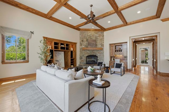 17340 Winchester Club Dr, Meadow Vista, CA 95722