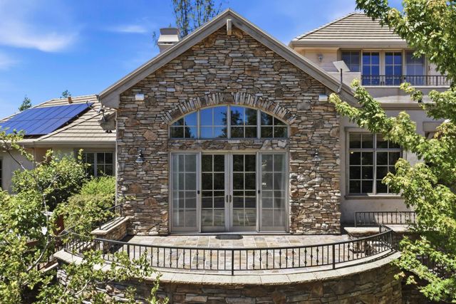 17340 Winchester Club Dr, Meadow Vista, CA 95722