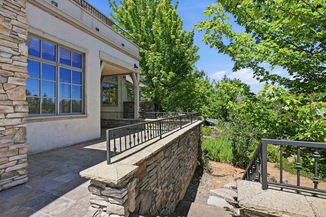 17340 Winchester Club Dr, Meadow Vista, CA 95722