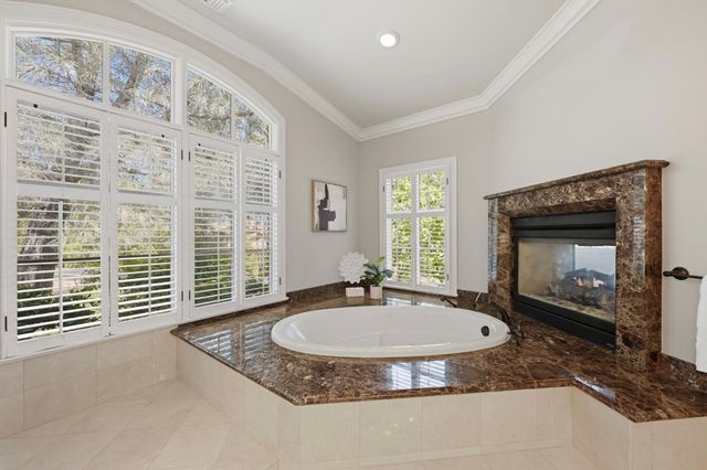 17340 Winchester Club Dr, Meadow Vista, CA 95722