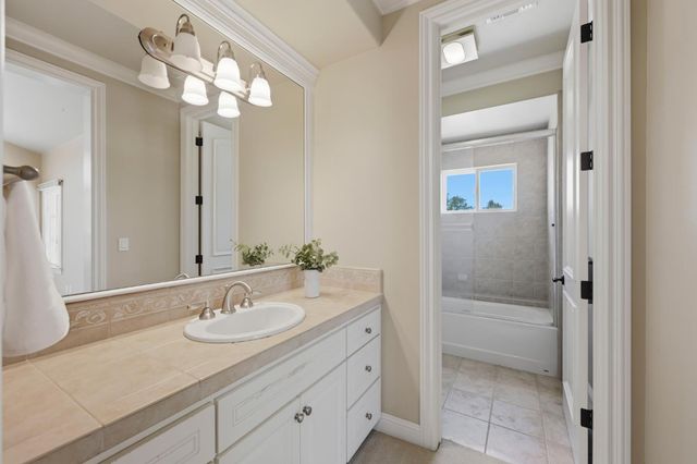 17340 Winchester Club Dr, Meadow Vista, CA 95722