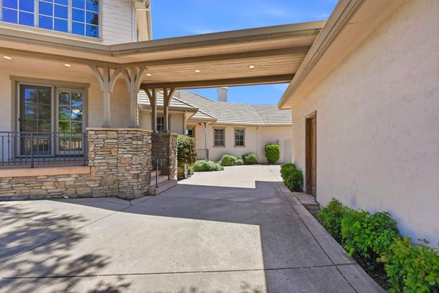 17340 Winchester Club Dr, Meadow Vista, CA 95722