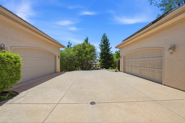 17340 Winchester Club Dr, Meadow Vista, CA 95722
