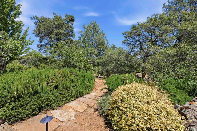 17340 Winchester Club Dr, Meadow Vista, CA 95722