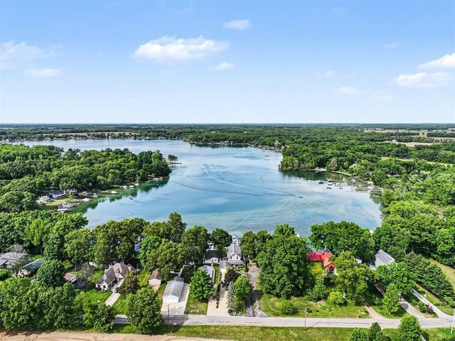 19722 Crescent Beach Road, Three Rivers, MI 49093