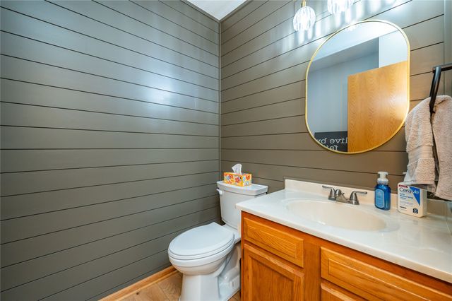 555 SE Laurel Street 2, Waukee, IA 50263