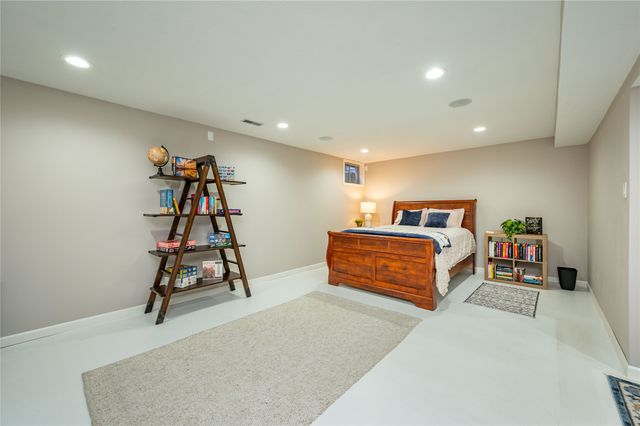 555 SE Laurel Street 2, Waukee, IA 50263