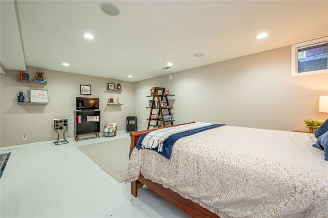 555 SE Laurel Street 2, Waukee, IA 50263