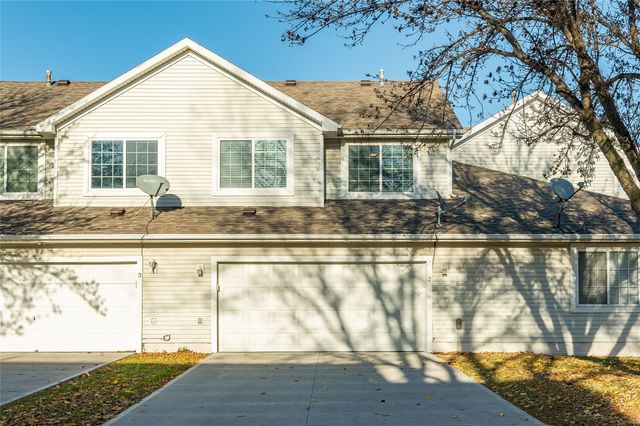 555 SE Laurel Street 2, Waukee, IA 50263