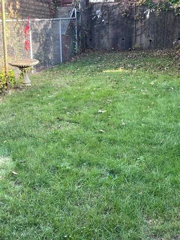 5220 Holmes St, Lawrenceville, PA 15201