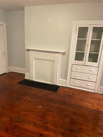 5220 Holmes St, Lawrenceville, PA 15201