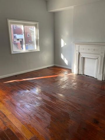 5220 Holmes St, Lawrenceville, PA 15201