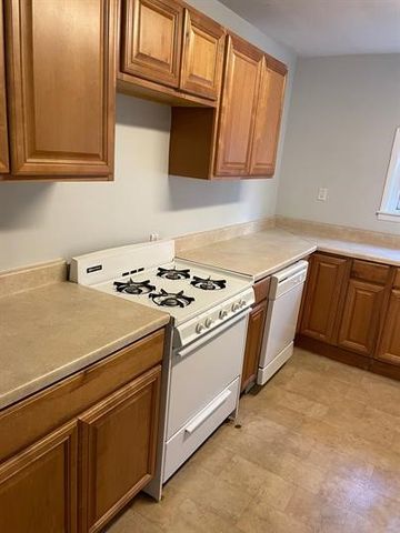 5220 Holmes St, Lawrenceville, PA 15201