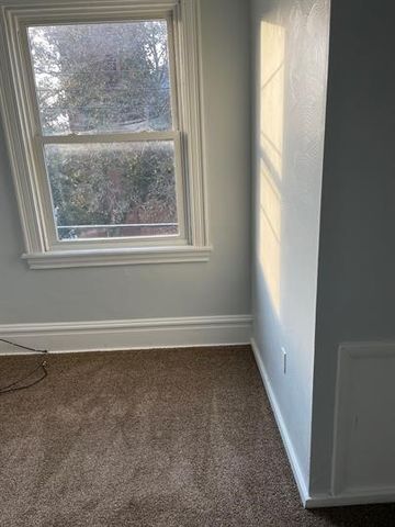 5220 Holmes St, Lawrenceville, PA 15201