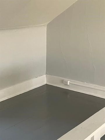 5220 Holmes St, Lawrenceville, PA 15201