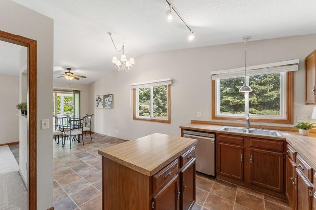 13955 Yosemite Court, Savage, MN 55378