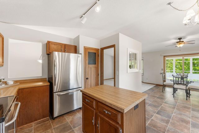 13955 Yosemite Court, Savage, MN 55378