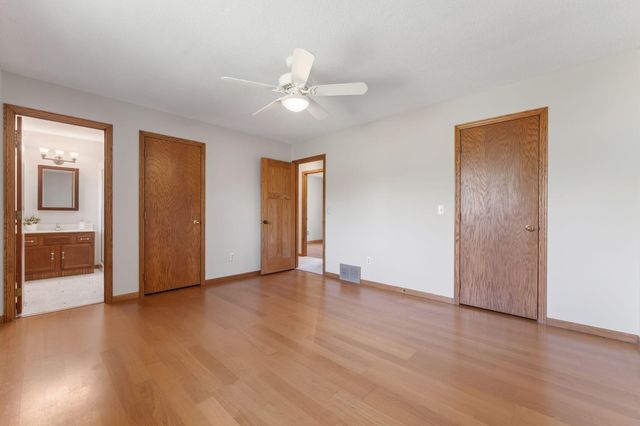 13955 Yosemite Court, Savage, MN 55378