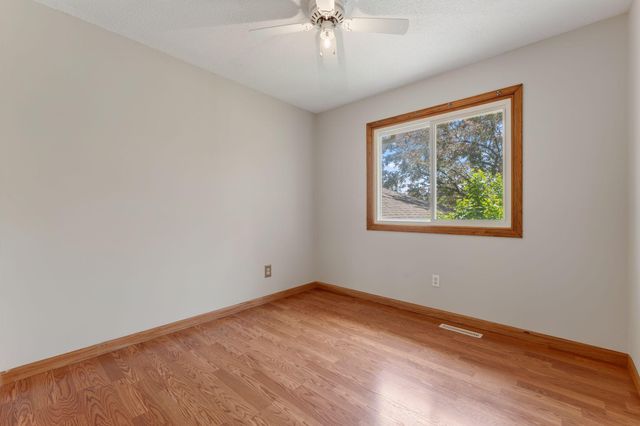 13955 Yosemite Court, Savage, MN 55378