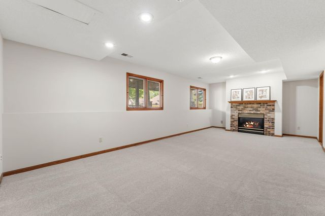 13955 Yosemite Court, Savage, MN 55378