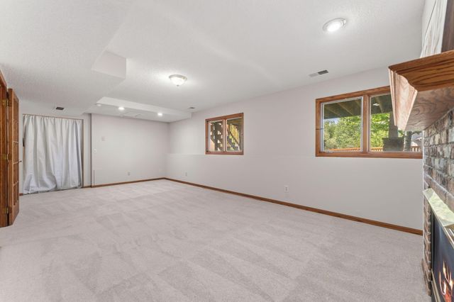 13955 Yosemite Court, Savage, MN 55378