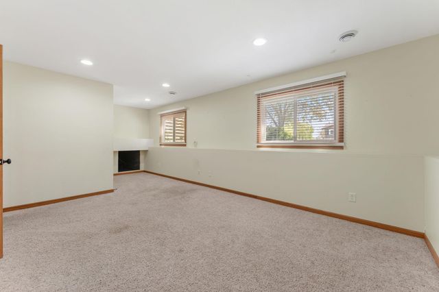 13955 Yosemite Court, Savage, MN 55378