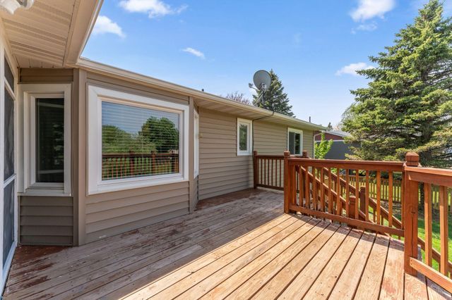 13955 Yosemite Court, Savage, MN 55378