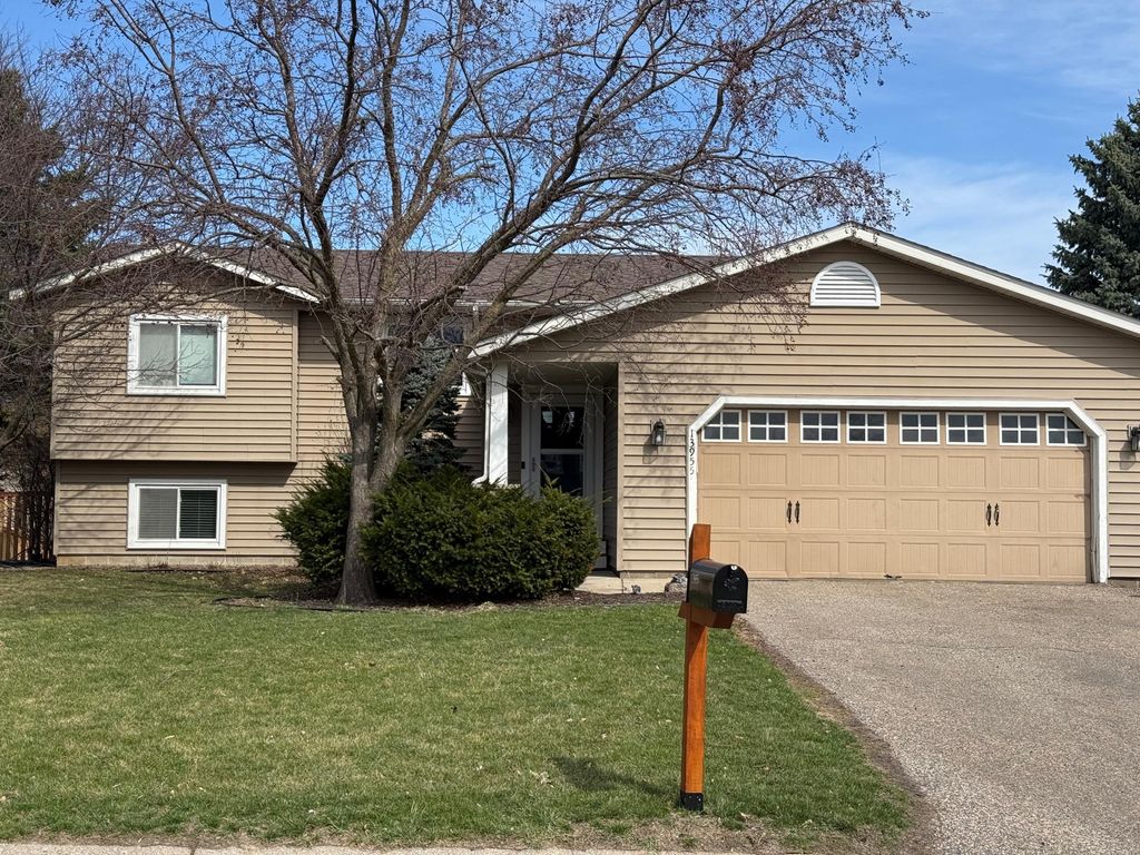 13955 Yosemite Court, Savage, MN 55378