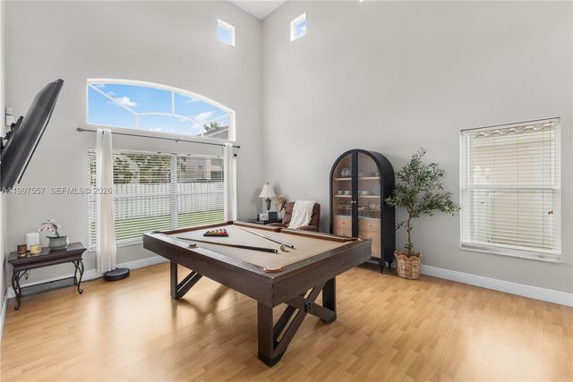 317 SW 191st Ter, Pembroke Pines, FL 33029