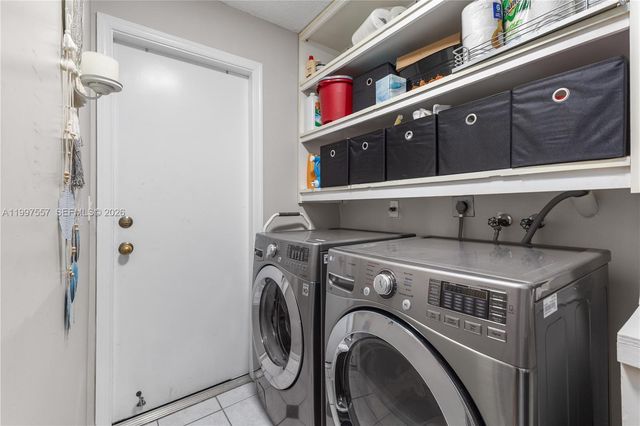 317 SW 191st Ter, Pembroke Pines, FL 33029