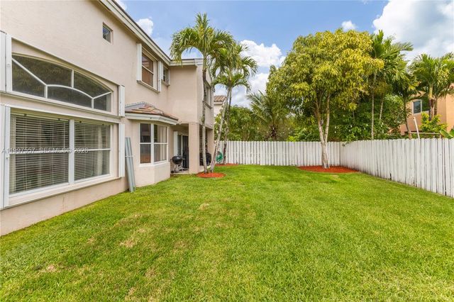 317 SW 191st Ter, Pembroke Pines, FL 33029