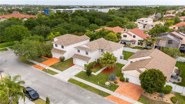 317 SW 191st Ter, Pembroke Pines, FL 33029