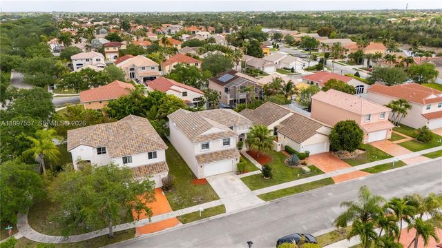 317 SW 191st Ter, Pembroke Pines, FL 33029