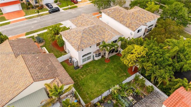 317 SW 191st Ter, Pembroke Pines, FL 33029