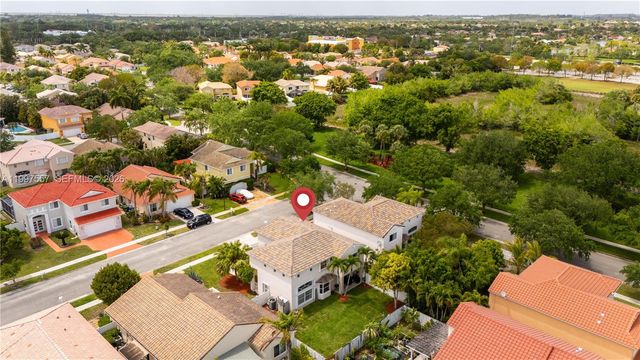 317 SW 191st Ter, Pembroke Pines, FL 33029