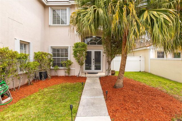 317 SW 191st Ter, Pembroke Pines, FL 33029