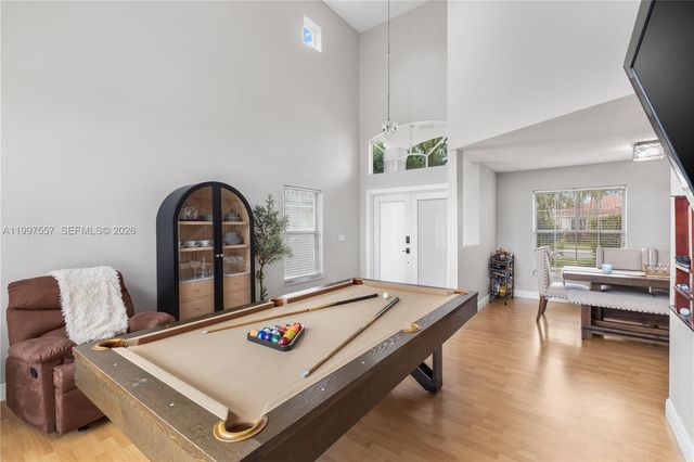 317 SW 191st Ter, Pembroke Pines, FL 33029