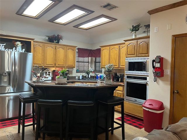 911 SW 11th St, Premont, TX 78375